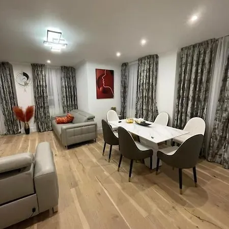 3 Bed Smart Home - Canary Wharf